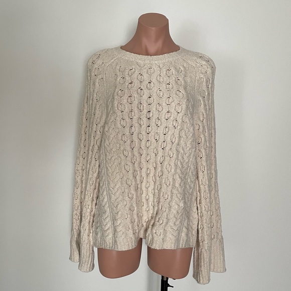 Cotton bouclé cable-knit sweater - Picture 3 of 8